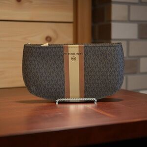 Michael Kors Monogram Belt bag EUC